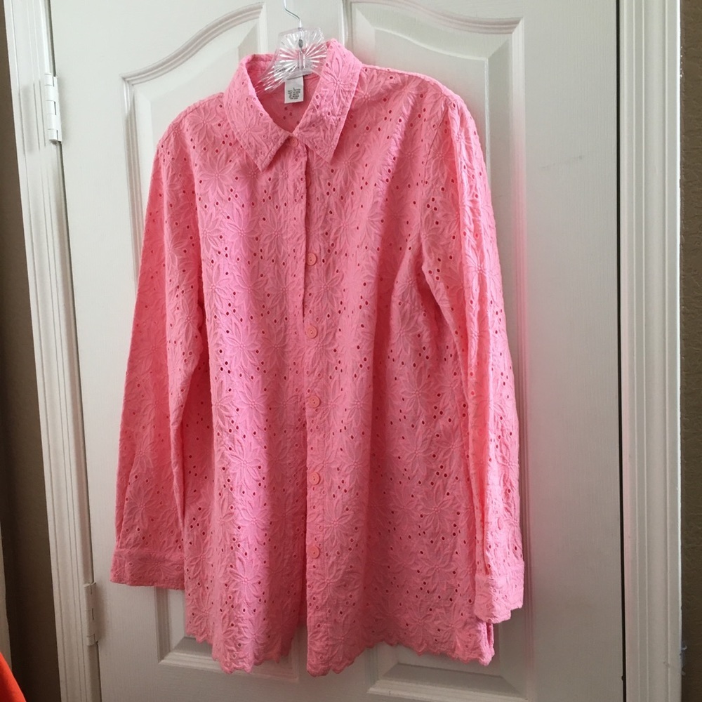 FINAL MARKDOWN Ladies drapers and Damon’s eyelet blouse large